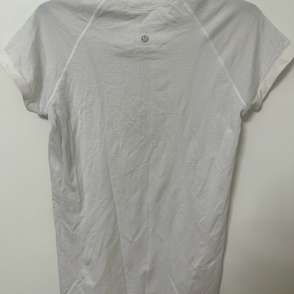 Lululemon Swiftly Tech Short-Sleeve Shirt 2.0
Hip Length - Picture 4 of 4